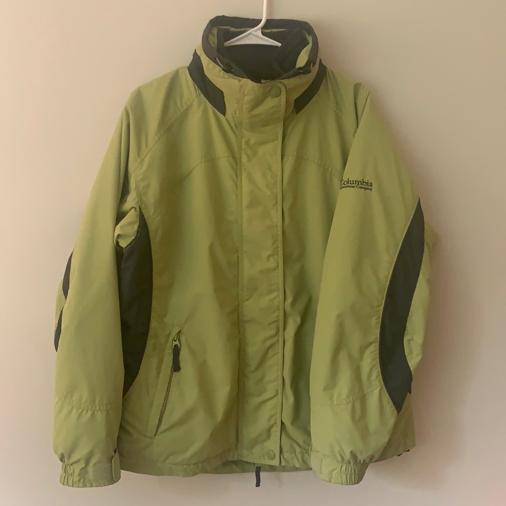 Columbia M women’s lined jacket with many features, embellishments and pockets!